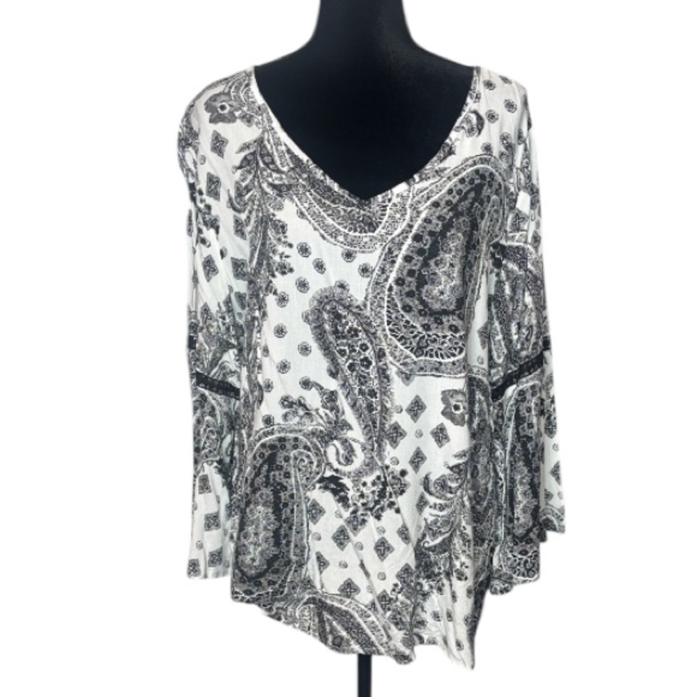 Tantrums - “NWT” Black and White Paisley Blouse w/ Bell Sleeves - Size XL